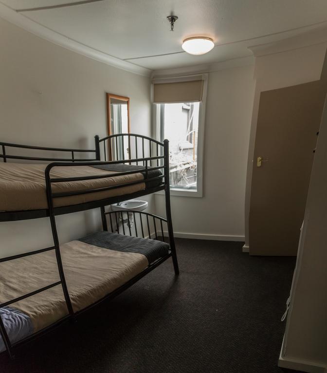 Downtown Backpackers & Accommodation Нельсон Экстерьер фото